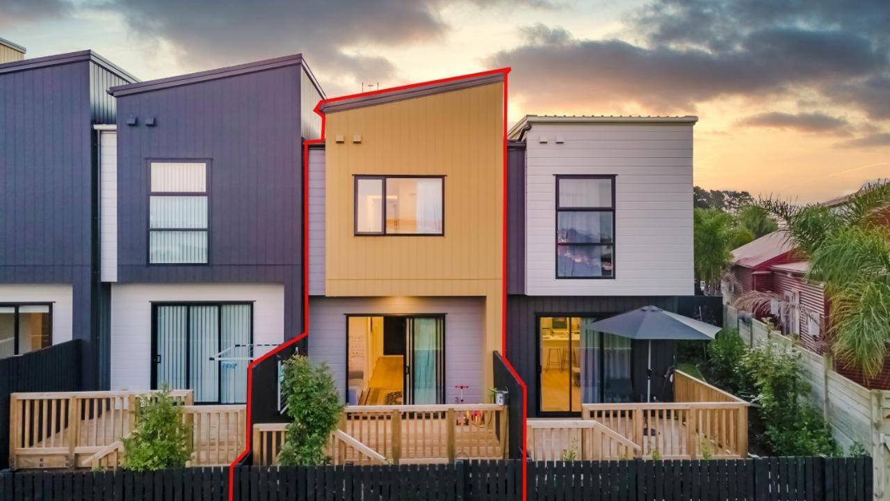 Stunning Townhouse - Walking To Botany Shopping Center Apartment Auckland Ngoại thất bức ảnh